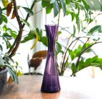 Sötét lila modern üveg váza - mid-century modern, retro váza