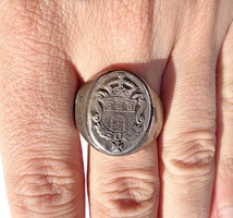 Címeres nagy méretű régi ezüst férfi gyűrű
