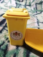 Toy trash can, pen holder