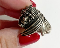 Large motorcycle ring