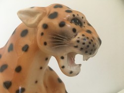 Leopárd porcelán szobor