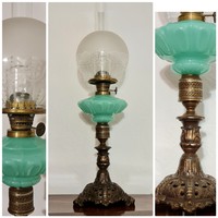 Spherical bulb kerosene lamp with metal base, green chalcedony tank
