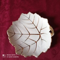 2 leaf-shaped porcelain bowls, offering