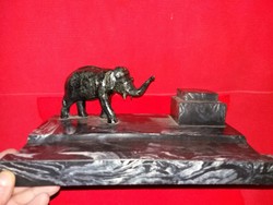 Régi súlyos nehéz asztali kalamáris toll tartó márványkőből elefánt figurával a  képek szerint