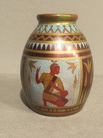 Zsolnay váza Tutanhamon-sorozatból.