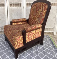Keleties, különleges, egyedi fotel, gyönyörű áttört mintával az alján