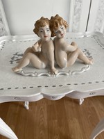 Antique baroque putties are very beautiful.