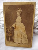 Antik szépia CDV/vizitkártya/keményhátú fotó elegáns hölgy Sopron/Ödenburg Julius Köhler 1880 körüli