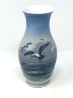 Exceptional, rare royal copenhagen porcelain vase with seagull and sea motifs- cz