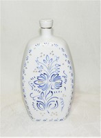 Ravenhouse retro hand painted embossed bottle 21k. Decorated with gold