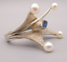 Designer silver ring with spinel and pearls