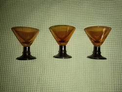 Antique silver-bottomed small glasses to fill gaps