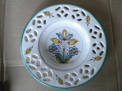 Ceramic wall plate