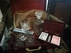Exkluzív fadobozos férfi ajándék csomag , whisky készlet, szivartartó ,póker doboz
