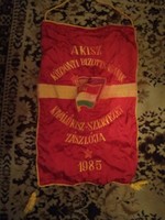 A KISZ Központi bizottságának zászlója ! 1985