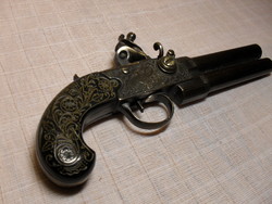 Old siliceous pistol 22 cm