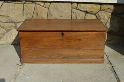Antique French travel case made of oak with a flat lid