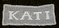 Horgolt csipke kézimunka KATI lakástextil dekoráció kis méretű terítő 22 x 9 cm