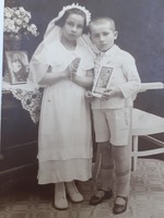 Régi gyerekfotó vintage elsőáldozó fénykép kislány kisfiú