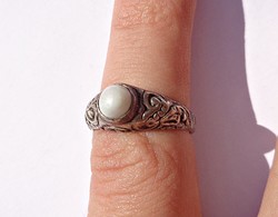 Light stony patterned sterling ring