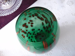 Régi kézműves zöld / narancs pöttyös üveg váza