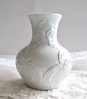 Royal KPM fehér dombormintás váza