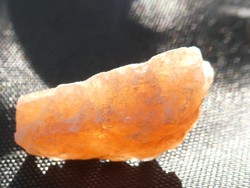 Natural sunstone, hematite inclusion microcline mineral. Collection or jewelry base 2.8 grams