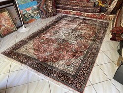 Exclusive hand-knotted silk rug 180x280