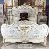 Vintage antikolt Barokk francia ágy.