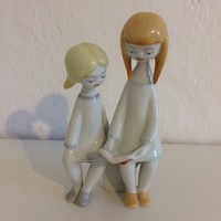 Hollóházi Homokozó lányok porcelán figura