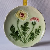 Austrian small plate with chrysanthemum pattern (1942)
