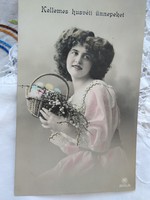 Antik kézzel színezett fotólap/képeslap  hölgy kosárral, barka, Húsvét 1911