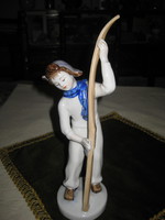 LFZ  orosz ,Lomonoszov ,  jelzett porcelán  figura  ,  A síeló   , 25 cm