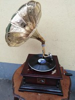 Tölcséres gramofon