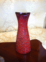 Ökörvér színű, repesztett technológiával készült Zsolnay-váza