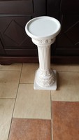 White ceramic pedestal