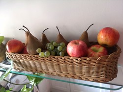 Vesszőkosár, gyümölcs kosár, kézzel készített kínáló, 46 x 14 x 9 cm, rusztikus, vintage kézimunka