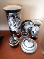 Hollóházi kollekció, Szász Endre vázák,  tányérok tartóval, tégelyek