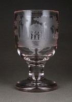 1G347 Antik csiszolt fürdőjelenetes üveg kúrapohár 12.5 cm