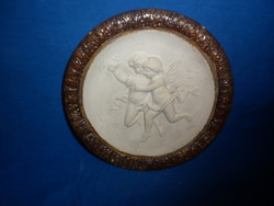 antik cserép puttófigurás fali tányér