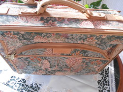 Kifogástalan, szép állapotú, Vintage  eredeti Atlantic gurulós bőrönd.