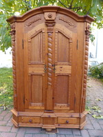 Baroque stil wardrobe / pine wood.