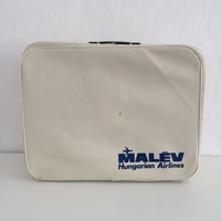 Világos színű Malév feliratos bőrönd - Koffer