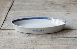 Alföldi retro porcelán tányér Utasellátó mintával - virslis, menzás, magasperemű ovális tányér