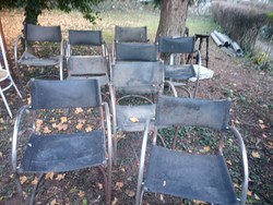 9 darab fémvázas műbőr szék