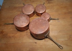 Copper, 5-piece set of dishes, set of legs, with brass handle