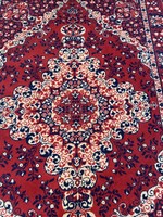 Meggypiros sötétkék színvilágú retro (NDK)perzsa szőnyeg.