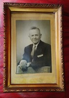 A gentleman perhaps from the 50s, marked sheff photo, wood, ornate, gilded, glazed frame