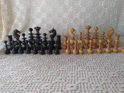 Régi faragott sakk figurák