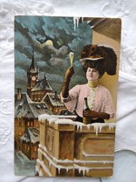 Antik színezett újévi képeslap, hölgy csipke ruhában, kalapban, pezsgő, telihold, templom 1928